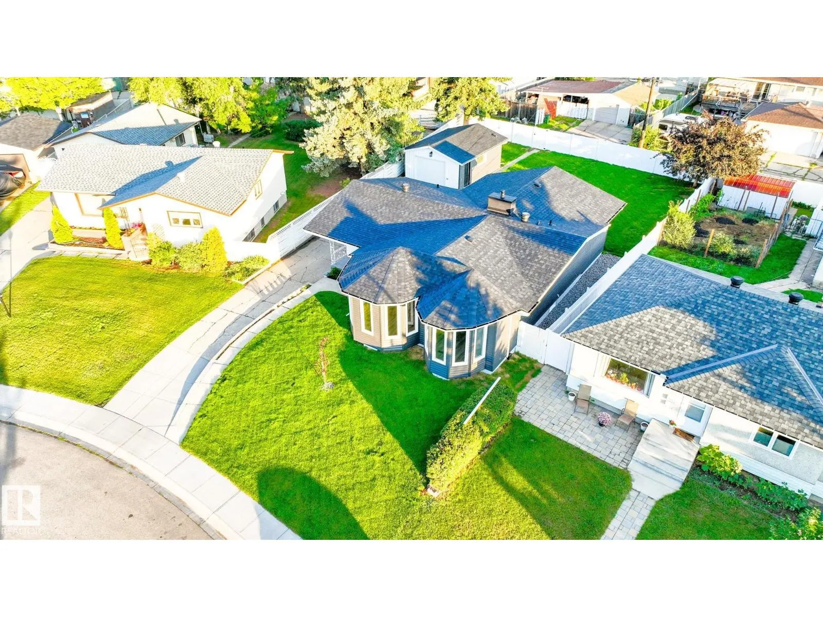 10524 134 AV NW