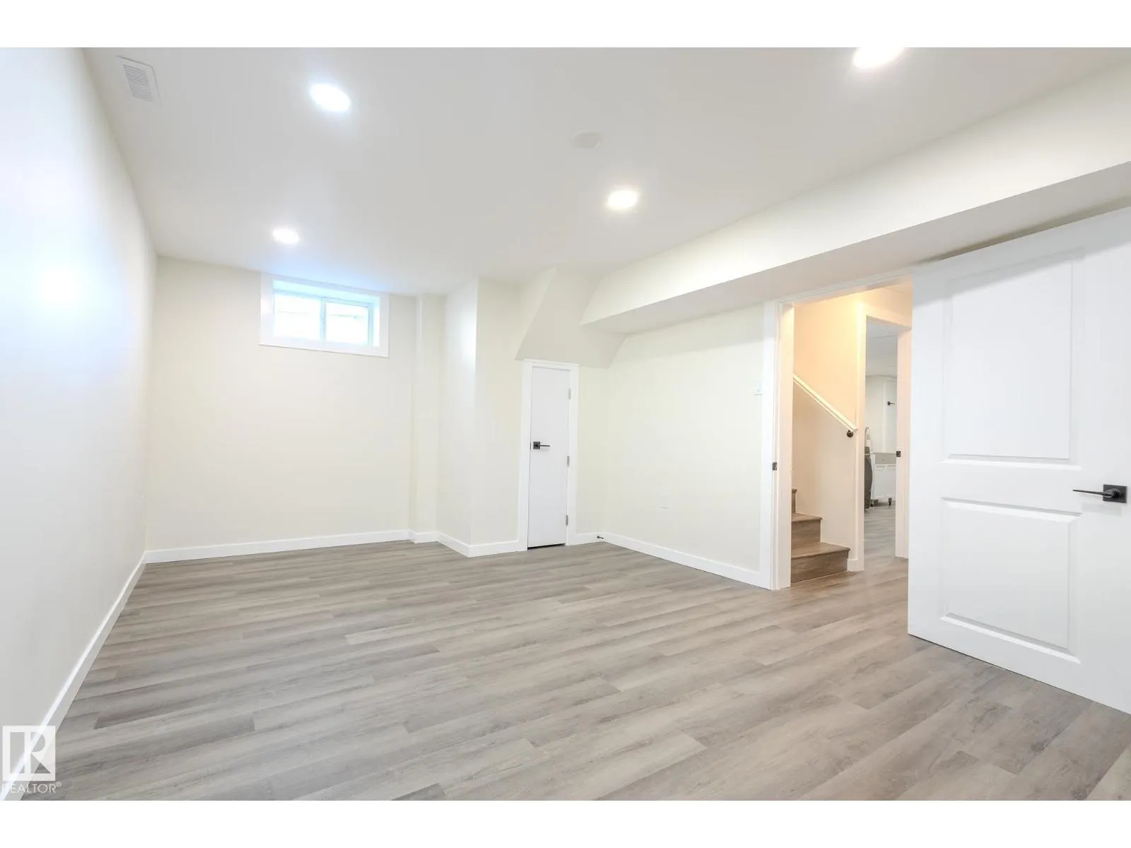 10524 134 AV NW