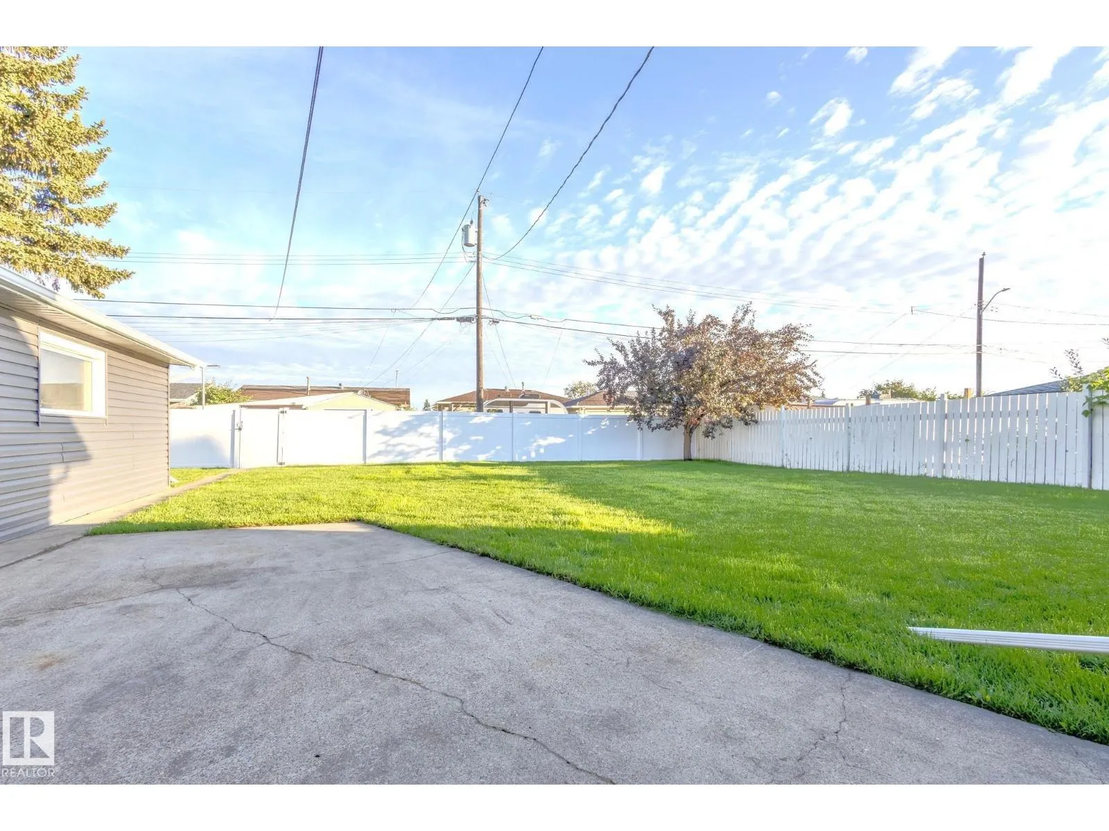 10524 134 AV NW