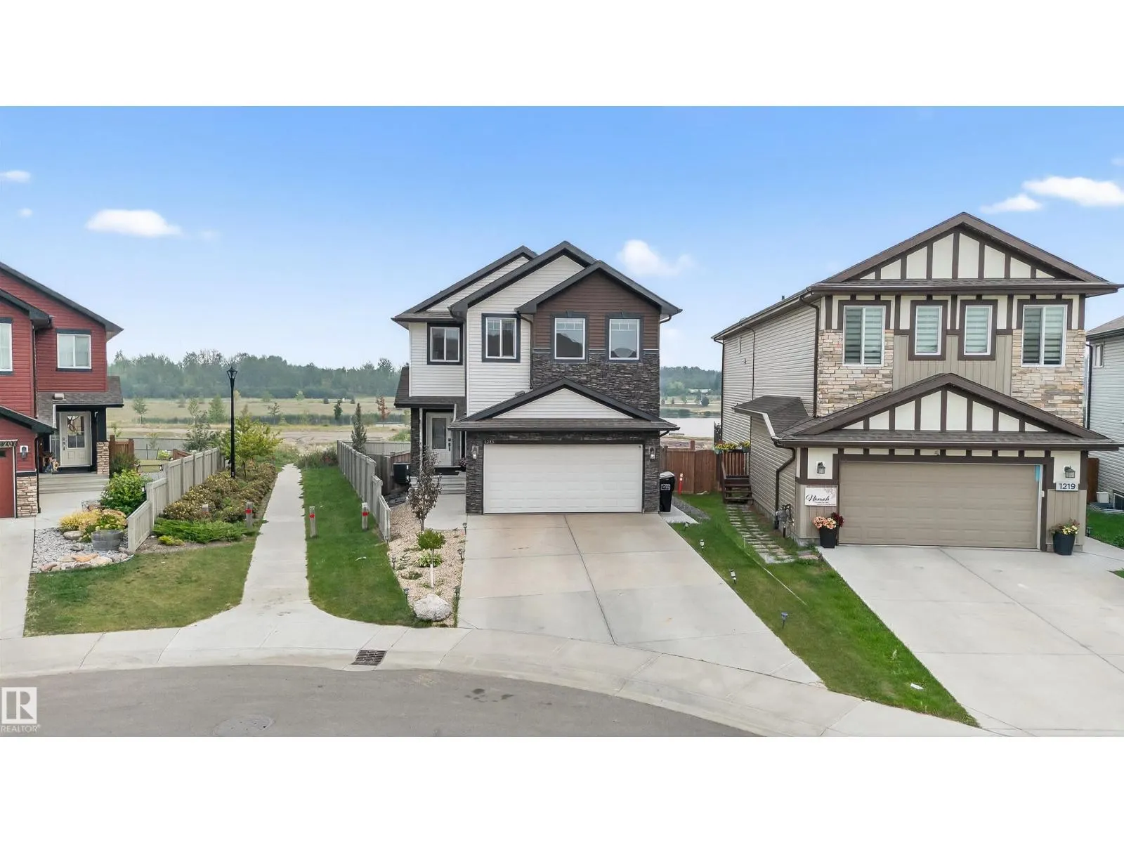 1215 24 AV NW NW