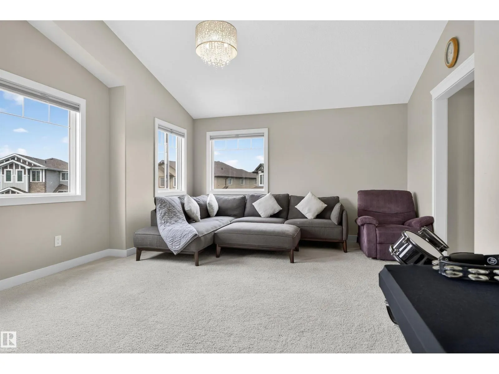 1215 24 AV NW NW