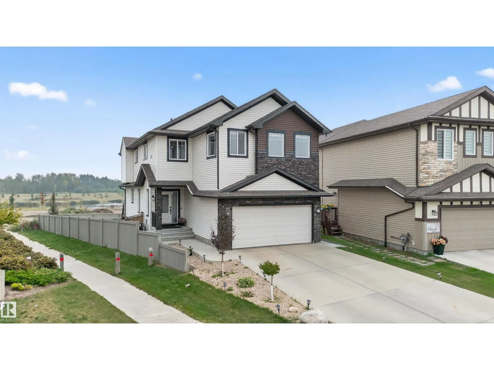 1215 24 AV NW NW