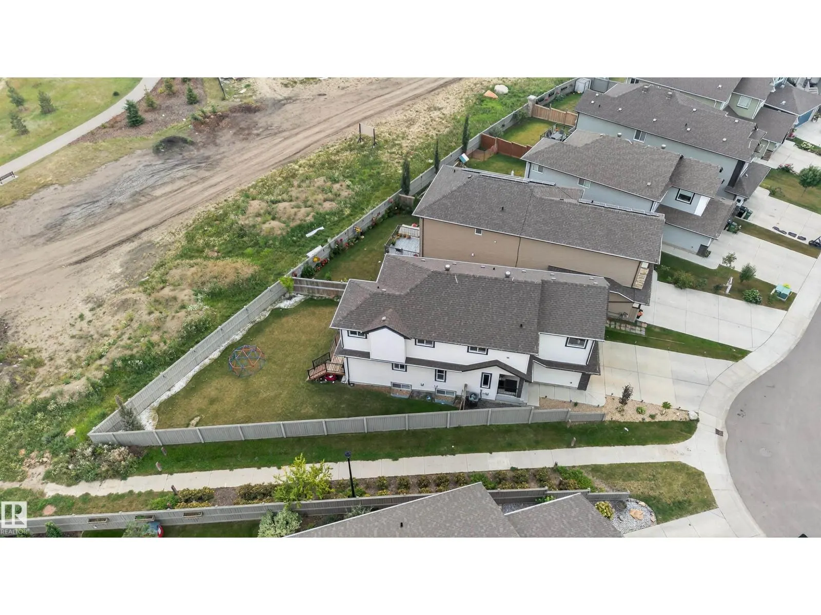 1215 24 AV NW NW