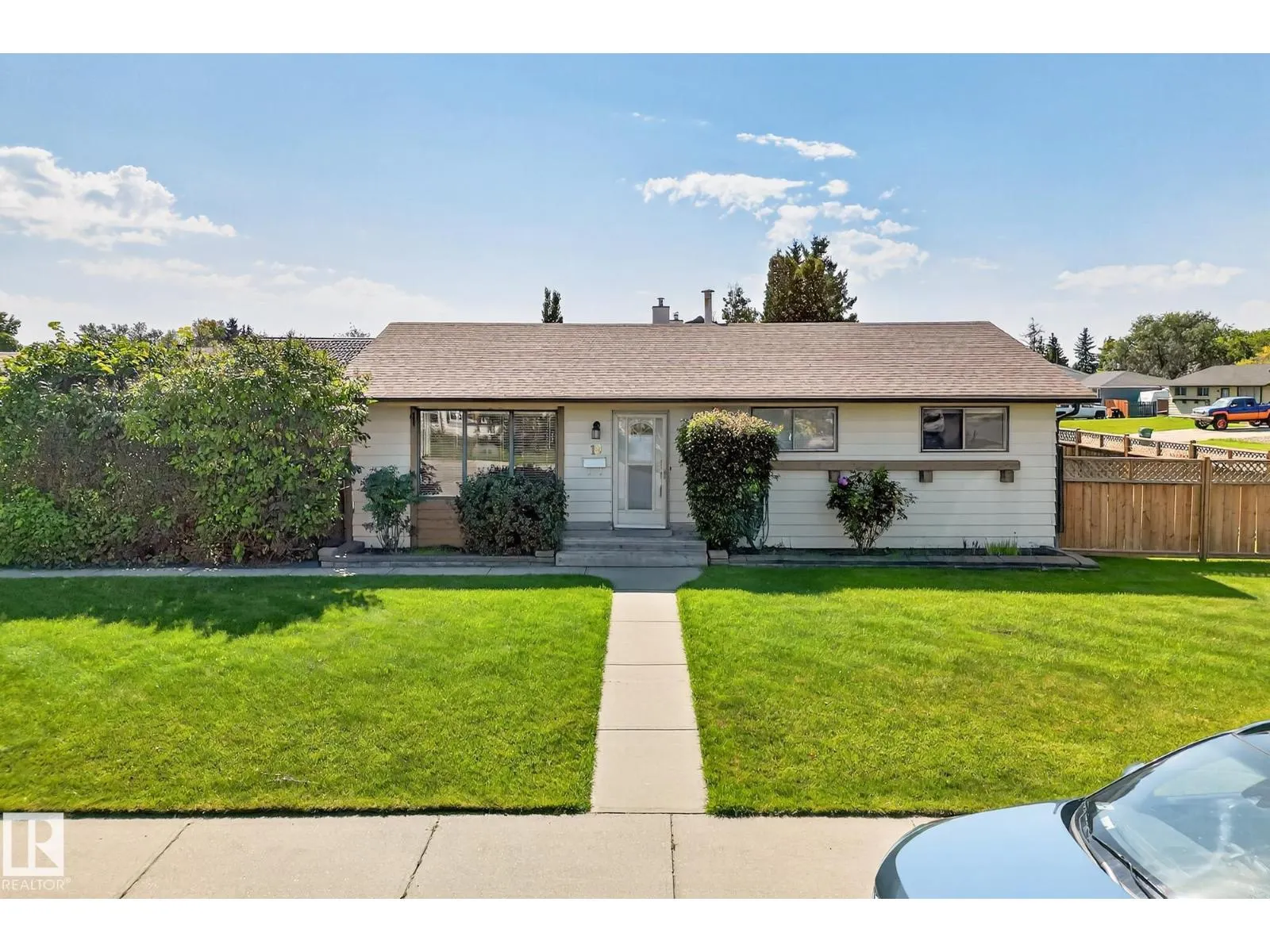19 SOUTHPARK DR
