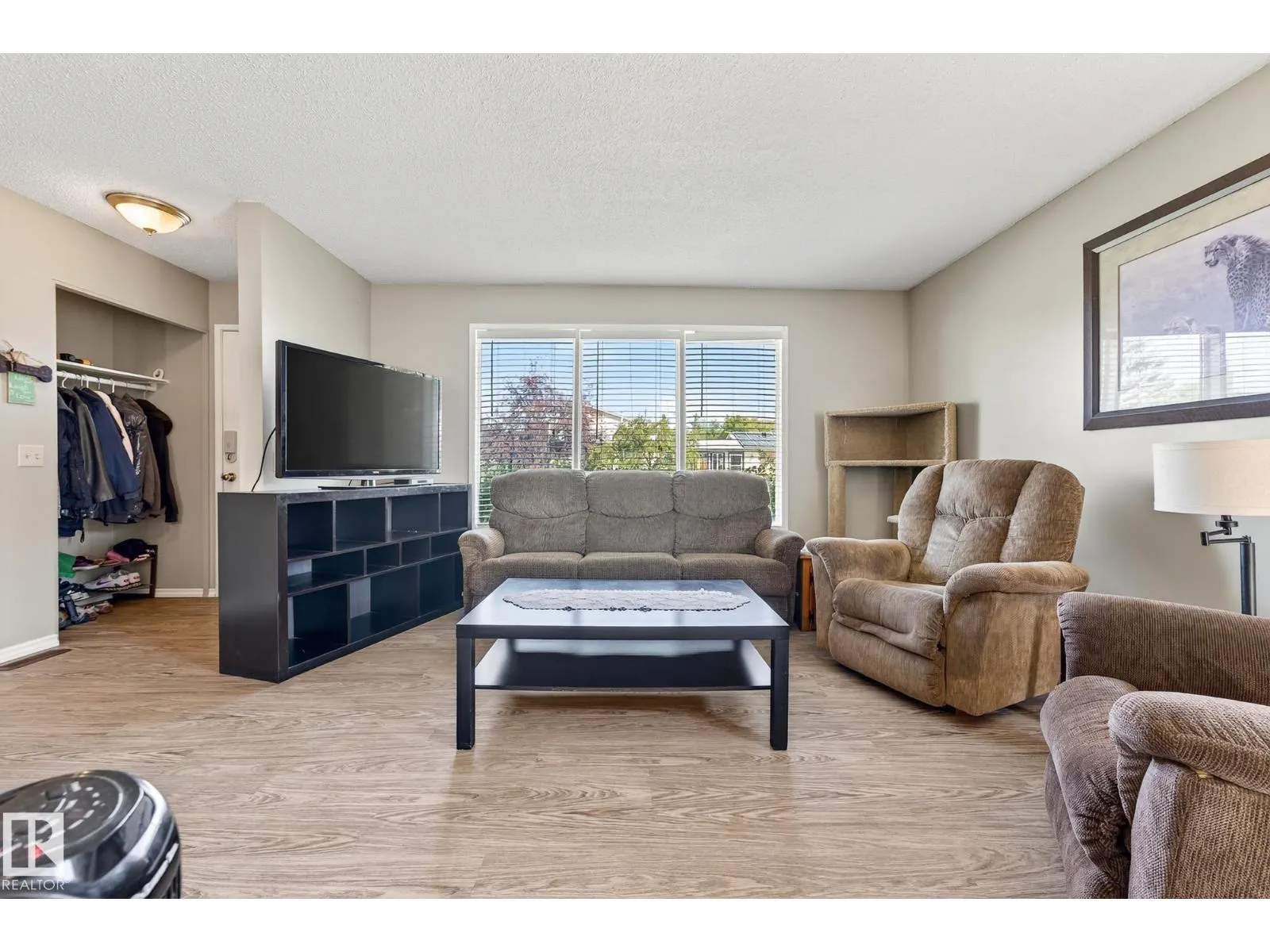 19 SOUTHPARK DR