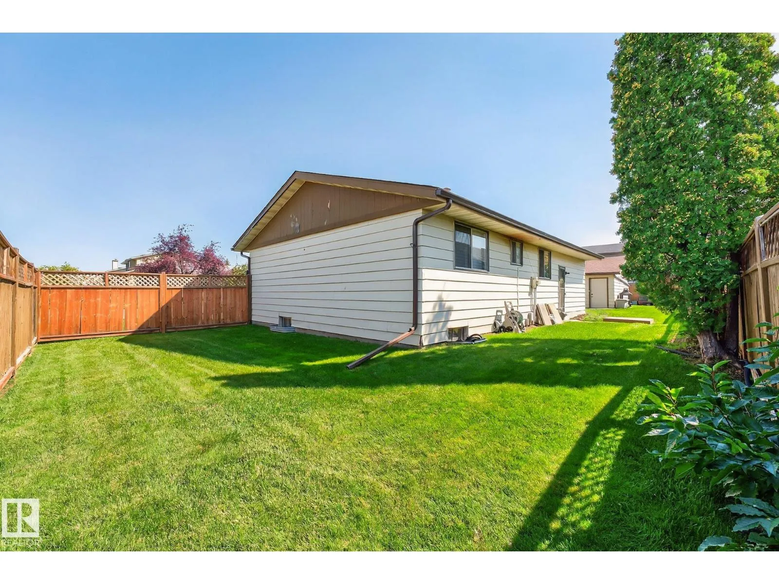 19 SOUTHPARK DR