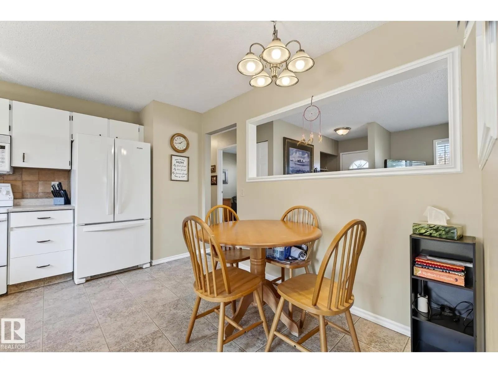 19 SOUTHPARK DR