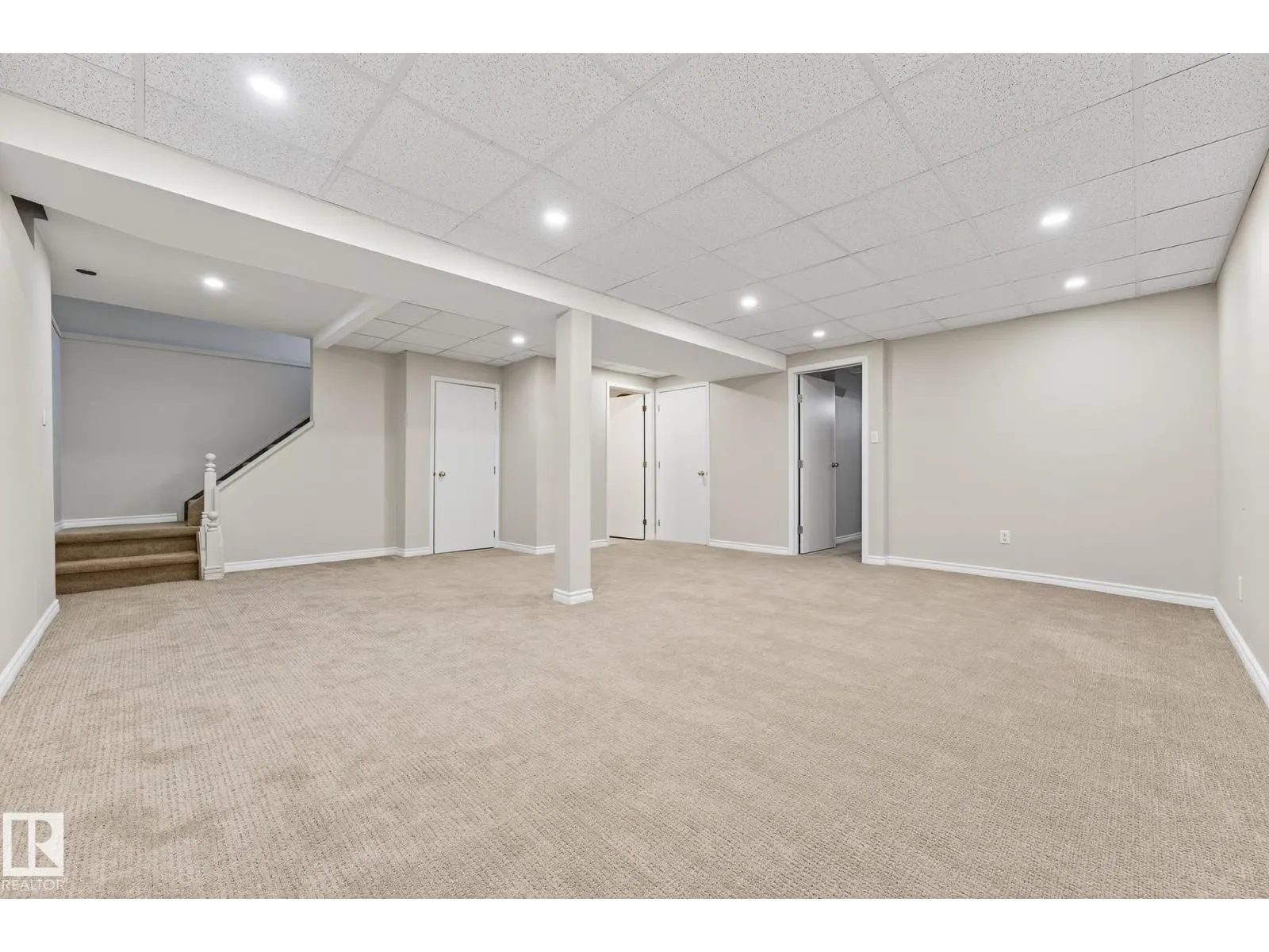 19 SOUTHPARK DR
