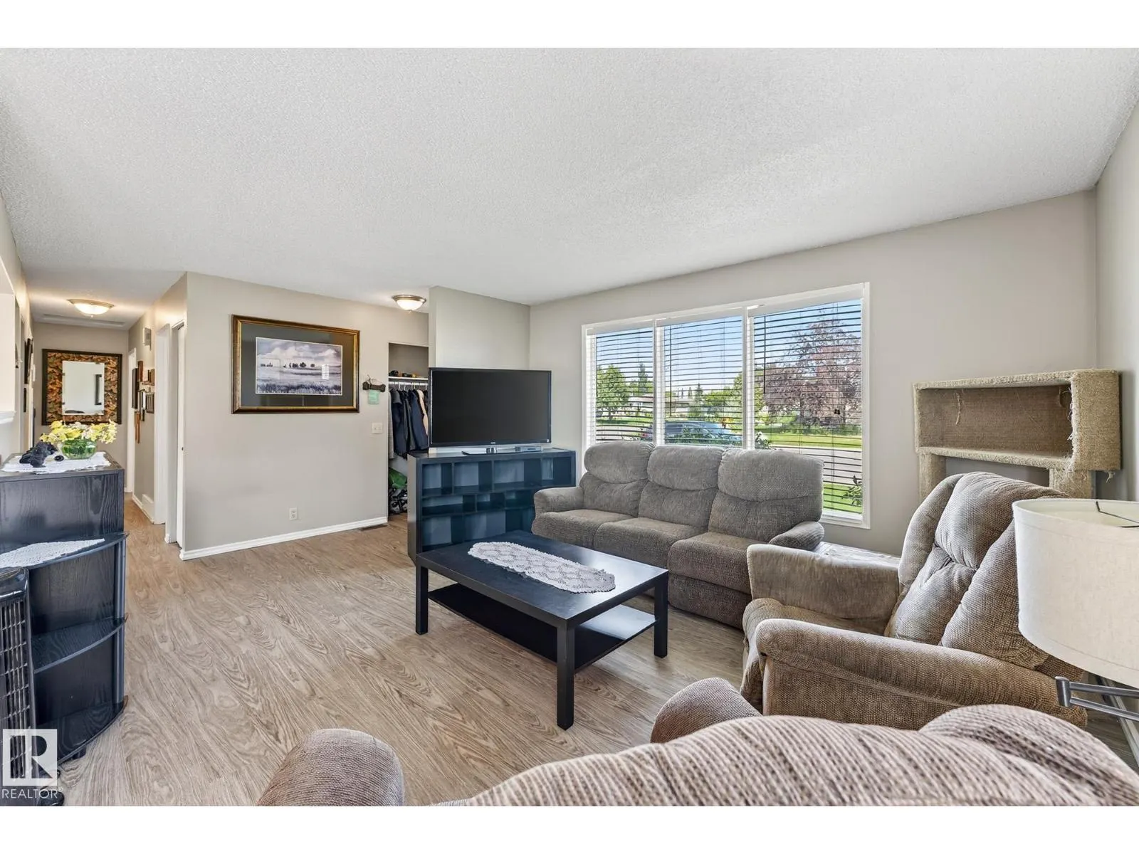 19 SOUTHPARK DR