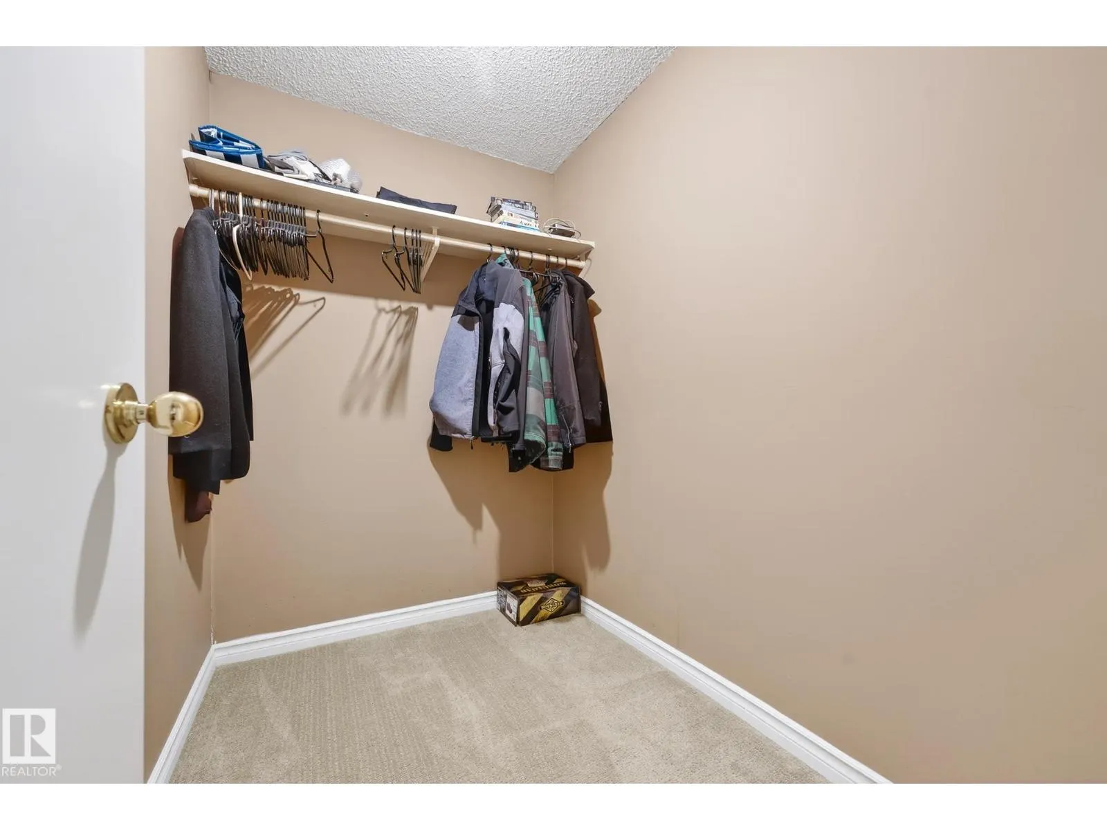 19 SOUTHPARK DR