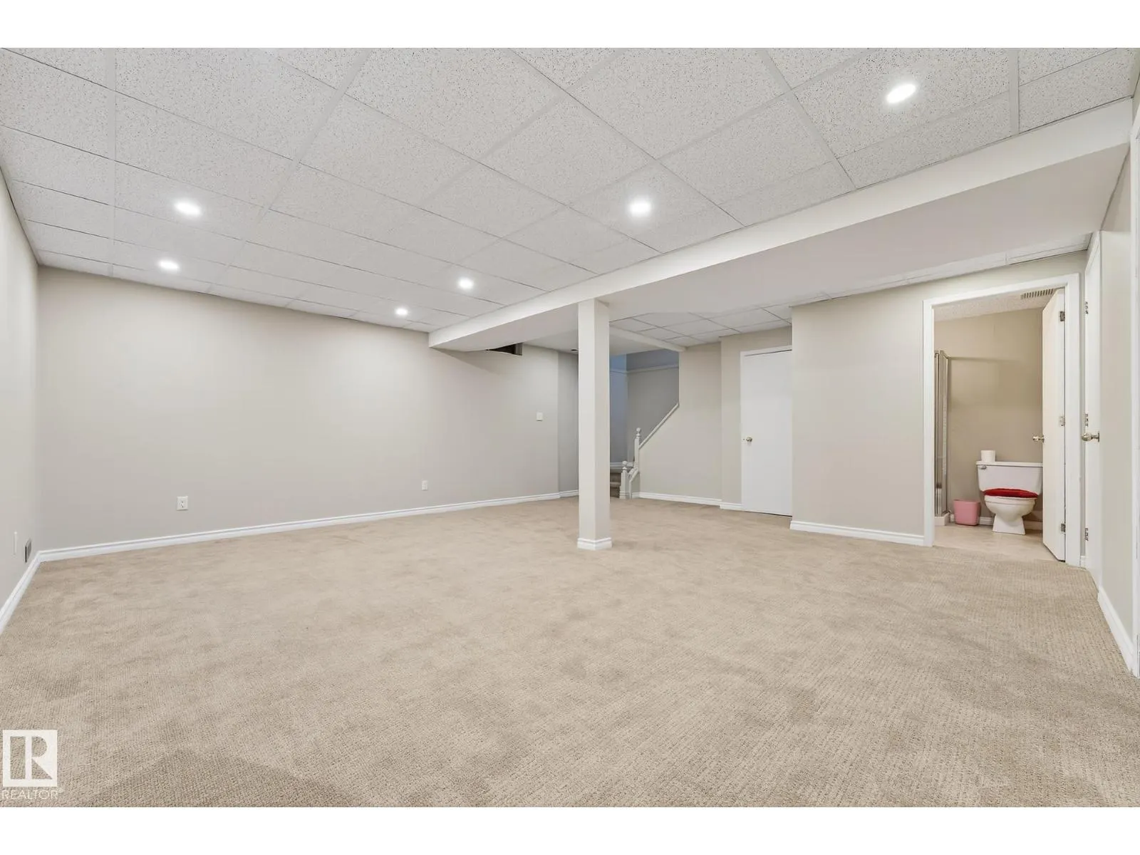 19 SOUTHPARK DR