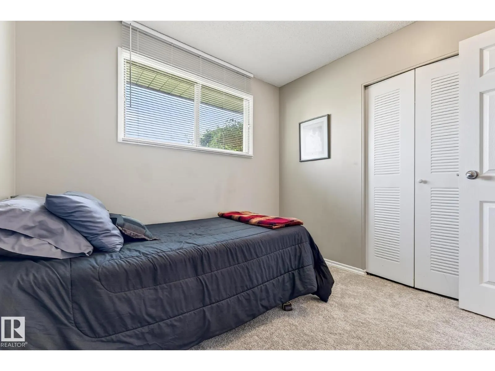 19 SOUTHPARK DR