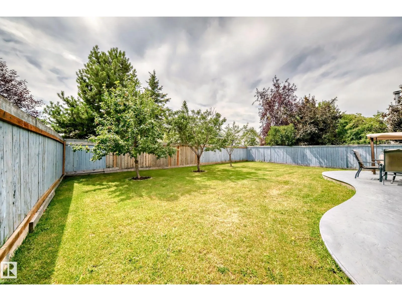 3155 36 AV NW