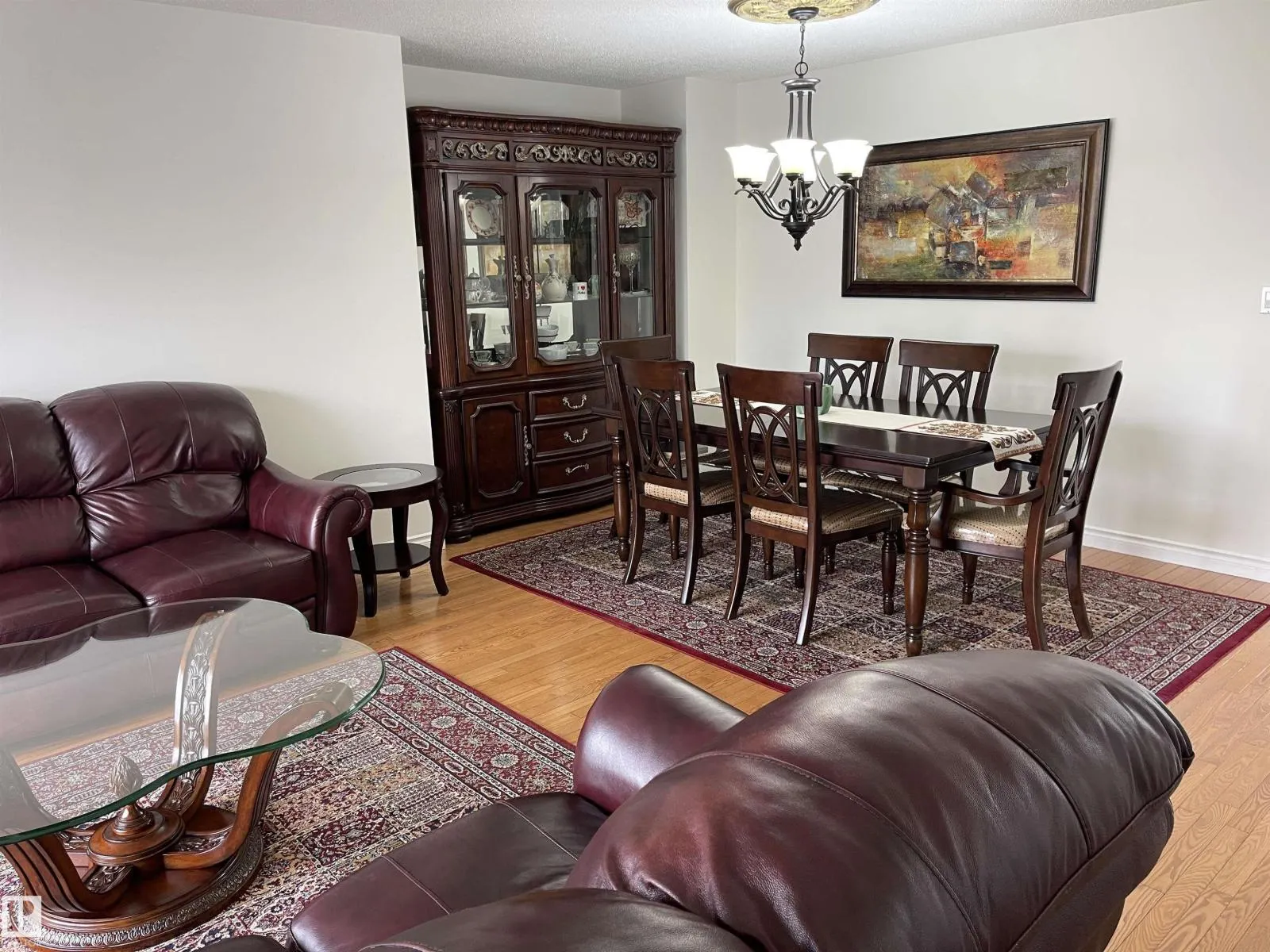 3155 36 AV NW