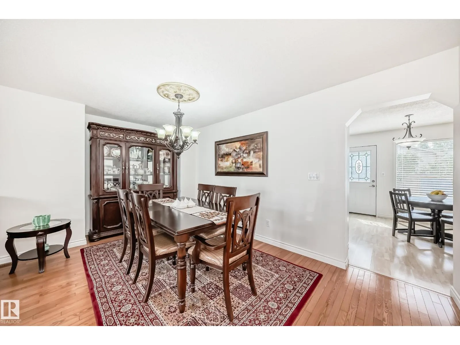 3155 36 AV NW