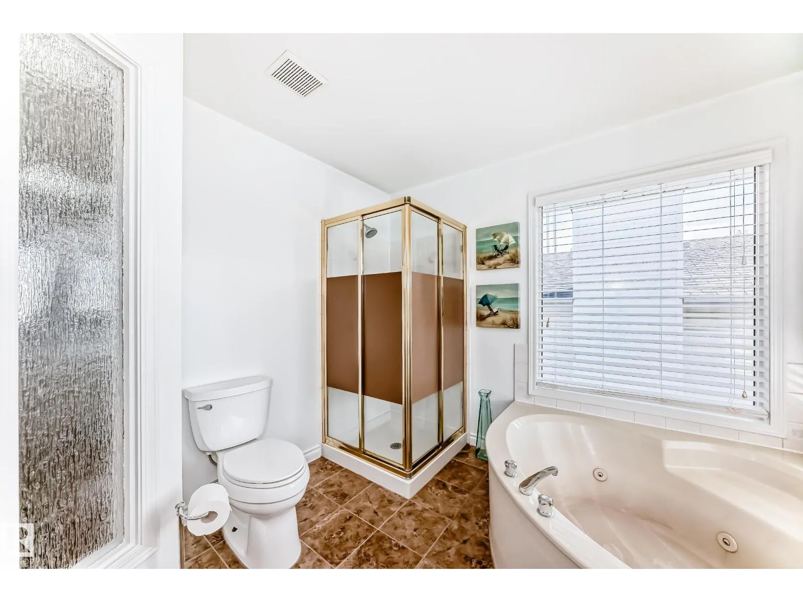 3155 36 AV NW