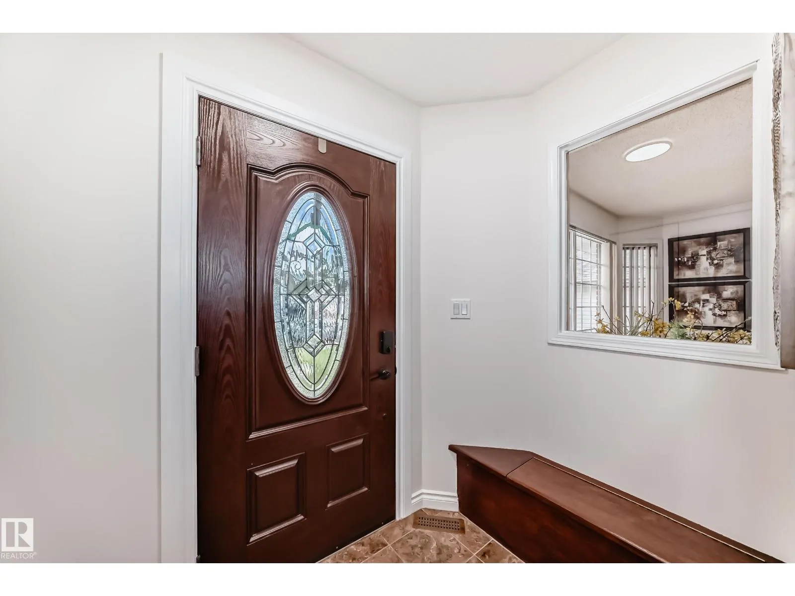 3155 36 AV NW