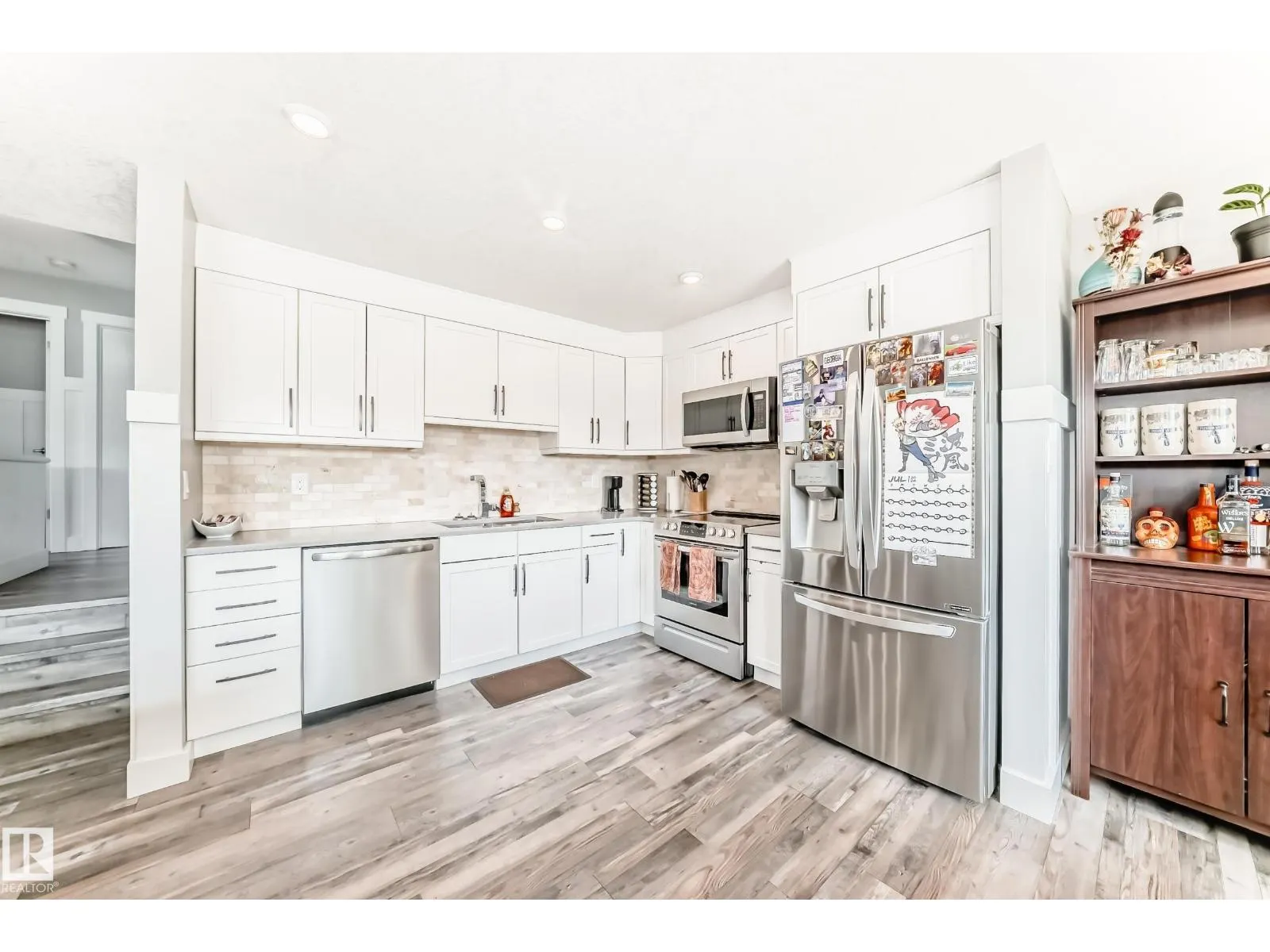 26 CALEDONIA DR