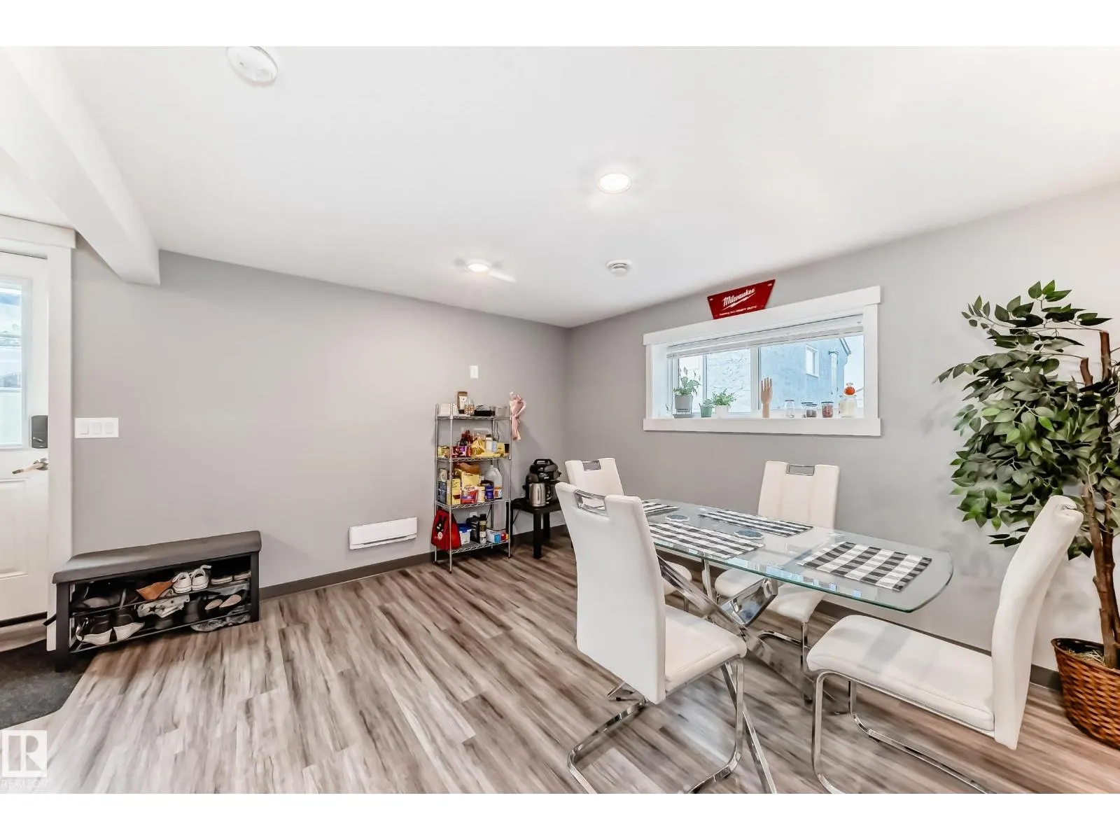 26 CALEDONIA DR