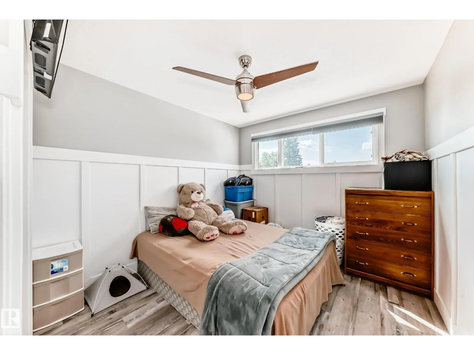 26 CALEDONIA DR