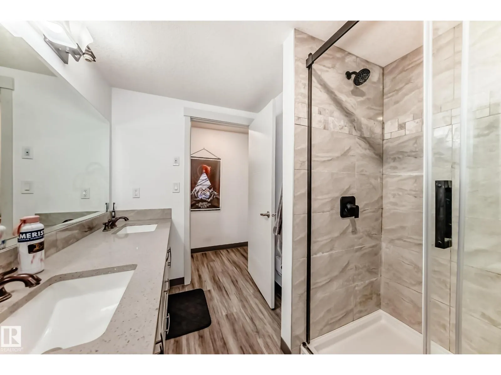 26 CALEDONIA DR