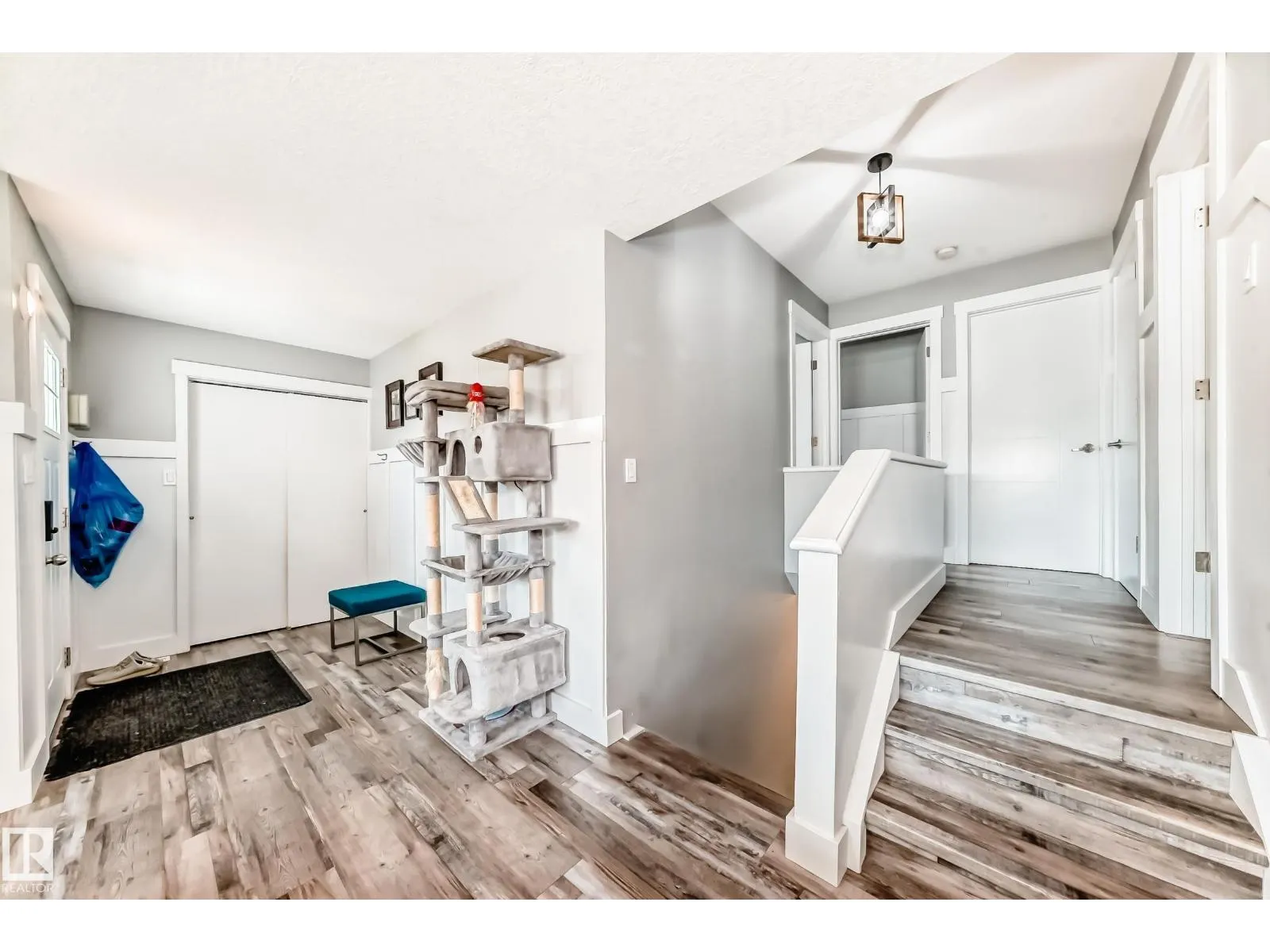 26 CALEDONIA DR