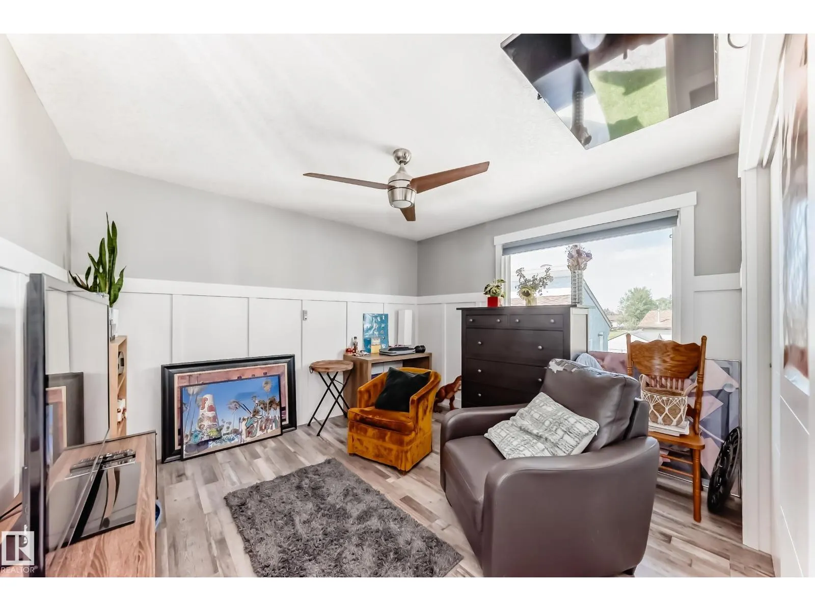 26 CALEDONIA DR