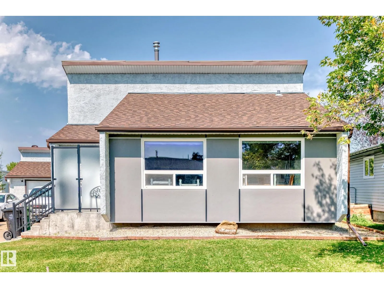 26 CALEDONIA DR