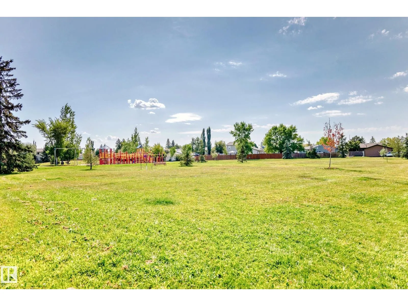 26 CALEDONIA DR
