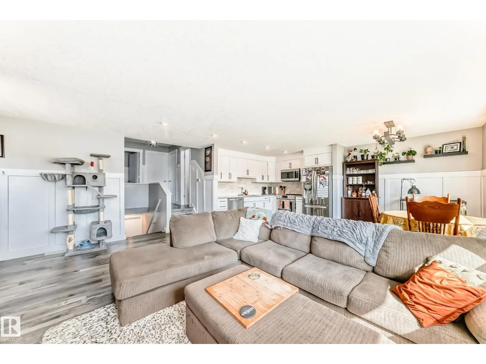 26 CALEDONIA DR