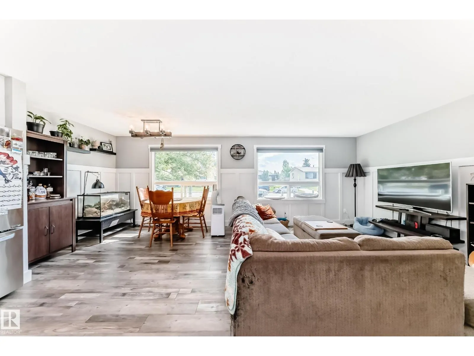 26 CALEDONIA DR