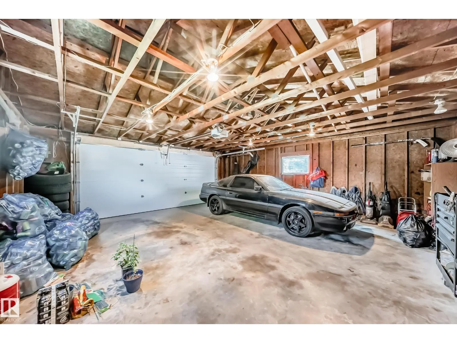 26 CALEDONIA DR