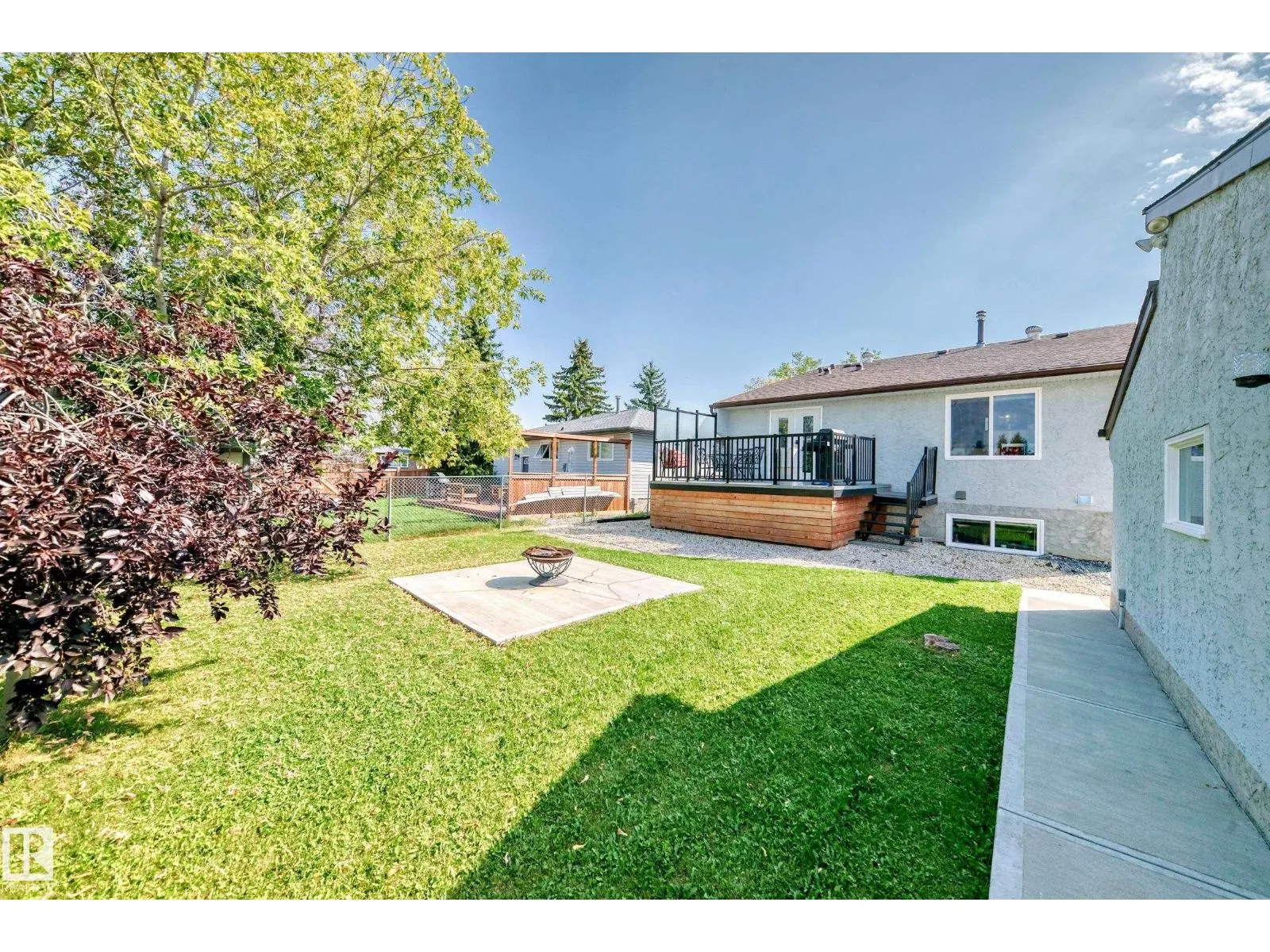 26 CALEDONIA DR