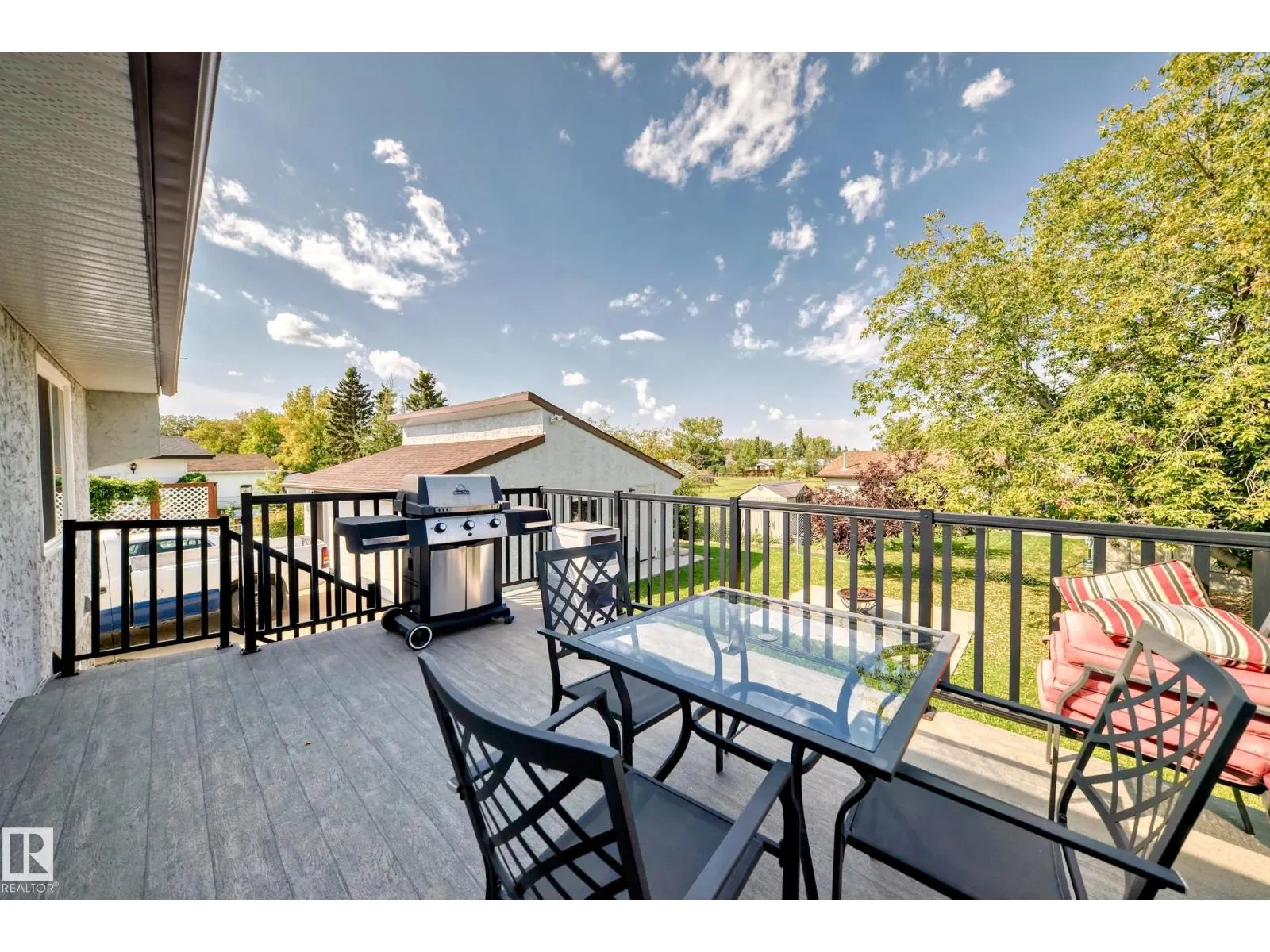 26 CALEDONIA DR