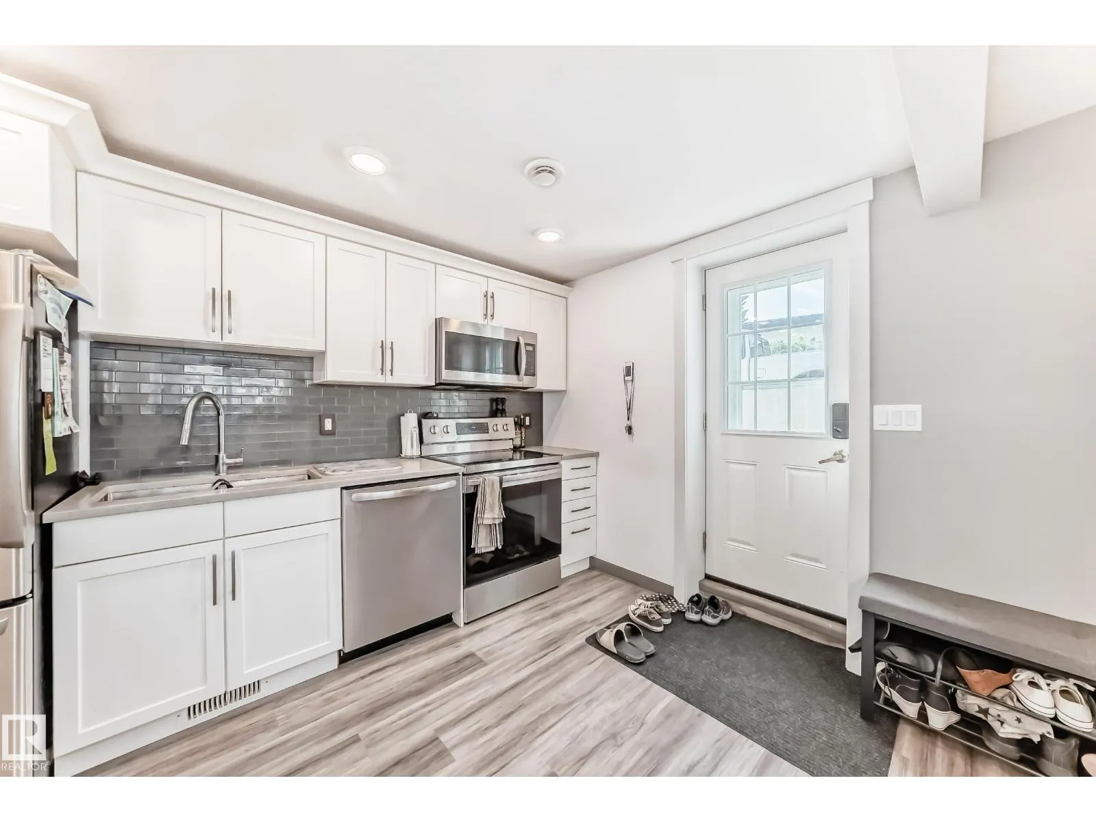 26 CALEDONIA DR