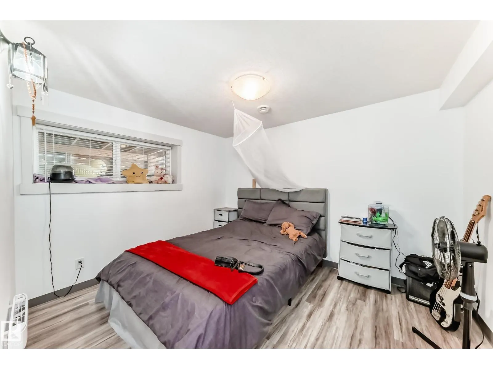 26 CALEDONIA DR