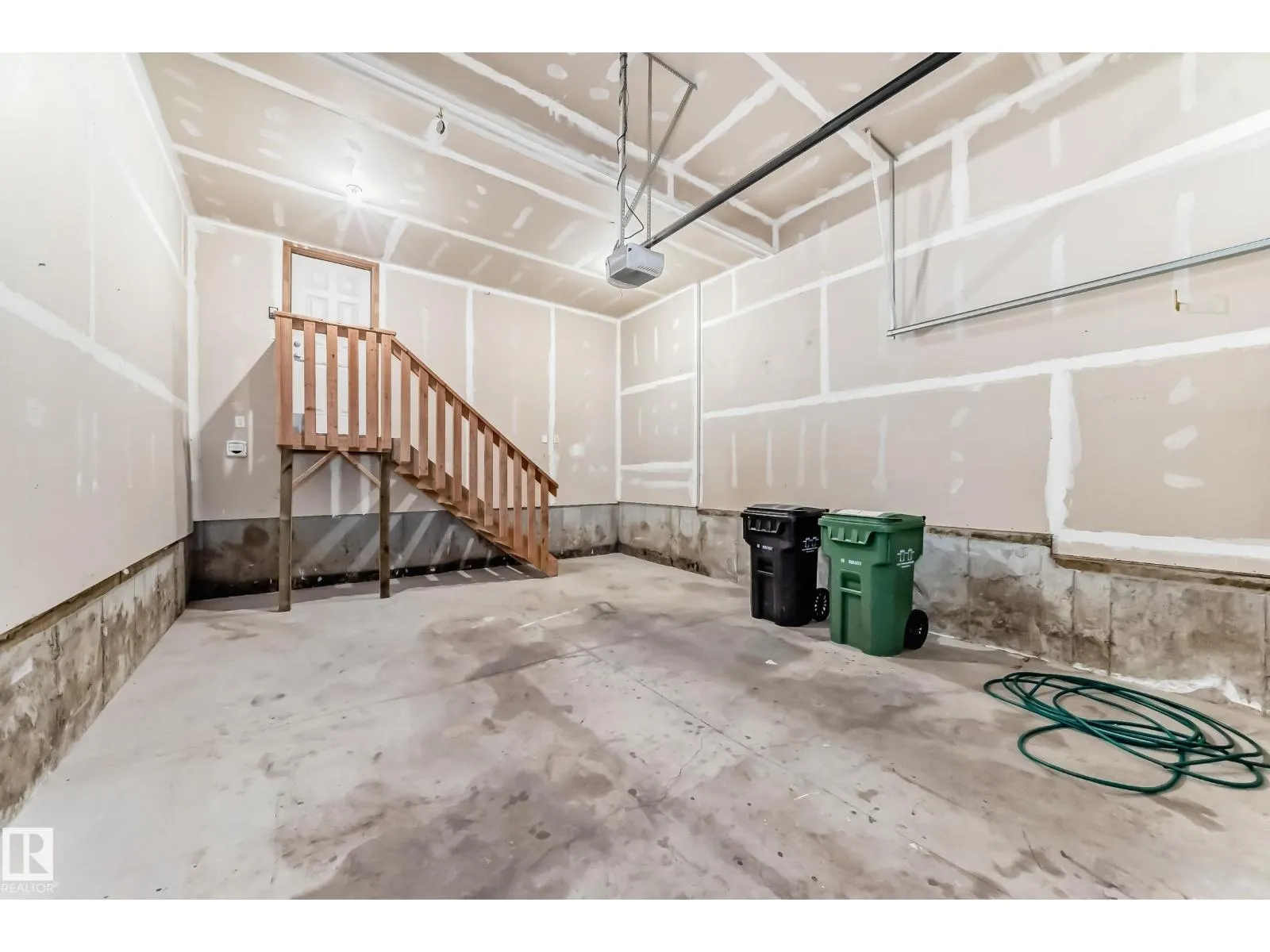 359 SIMMONDS WY