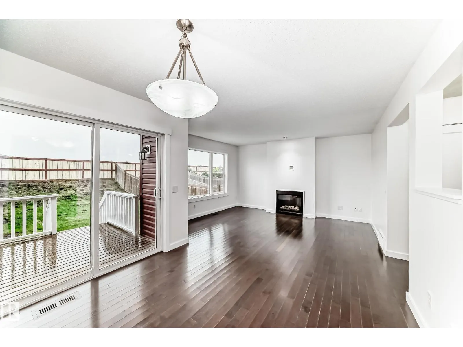359 SIMMONDS WY
