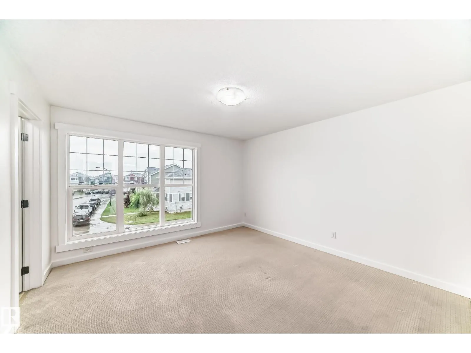 359 SIMMONDS WY