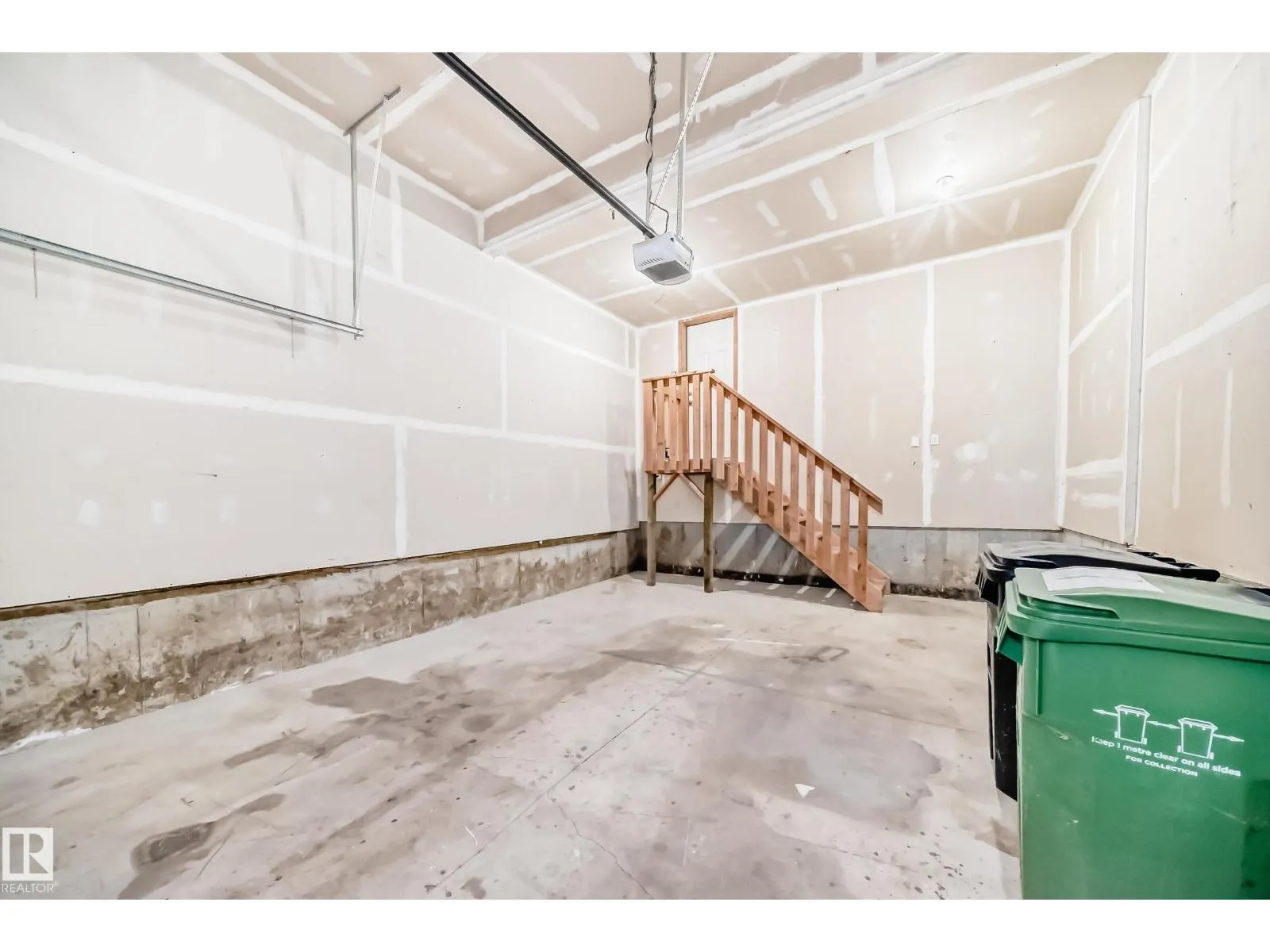 359 SIMMONDS WY