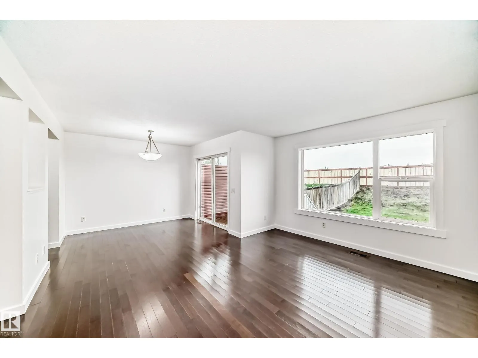 359 SIMMONDS WY