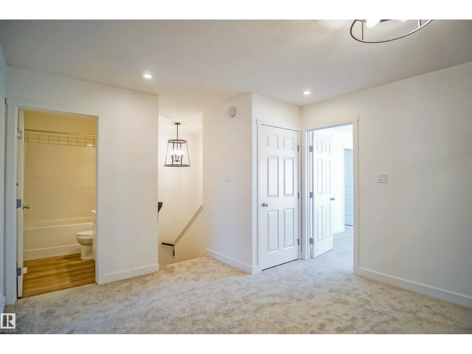 2128 210 ST NW
