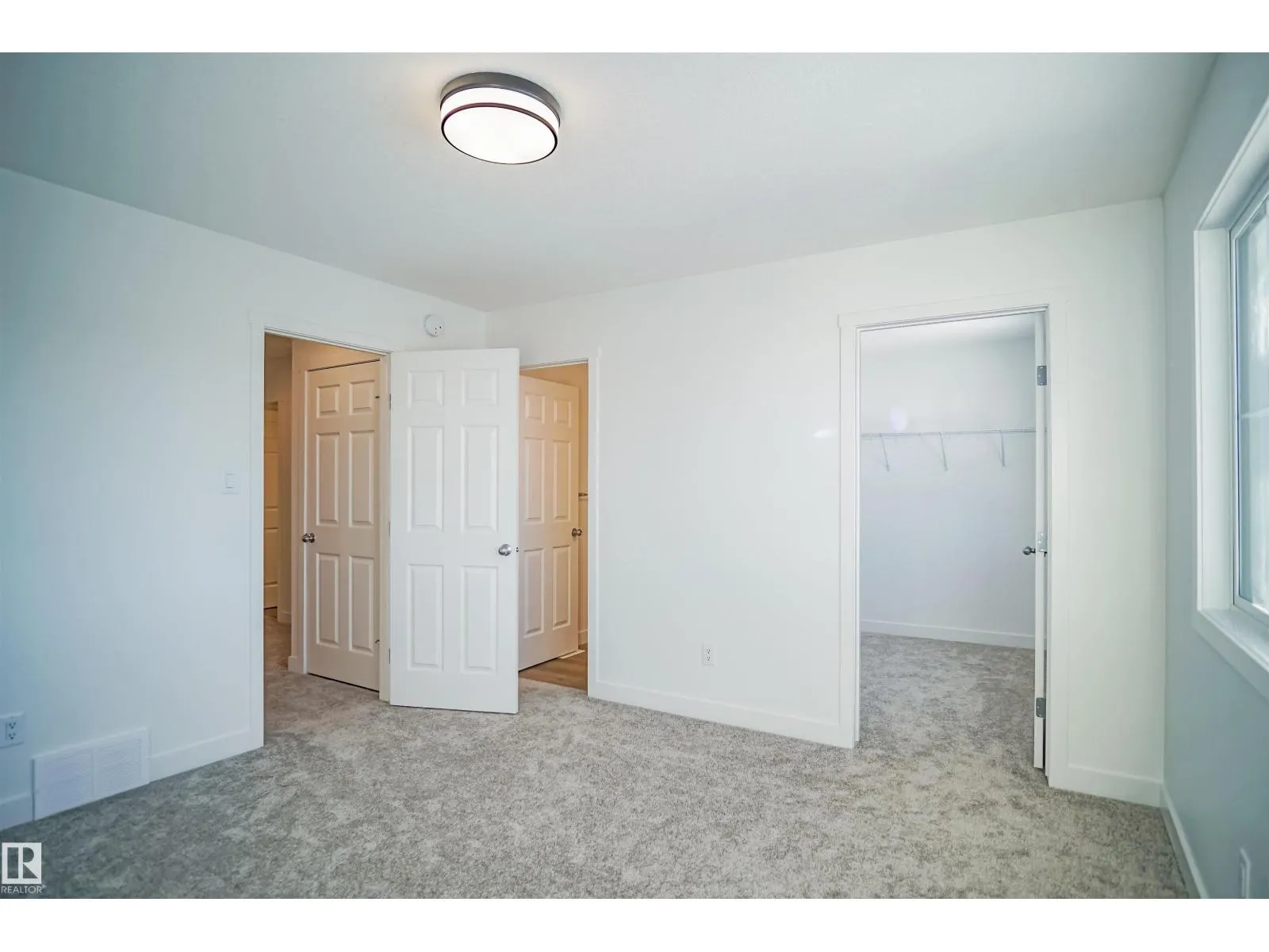 2128 210 ST NW