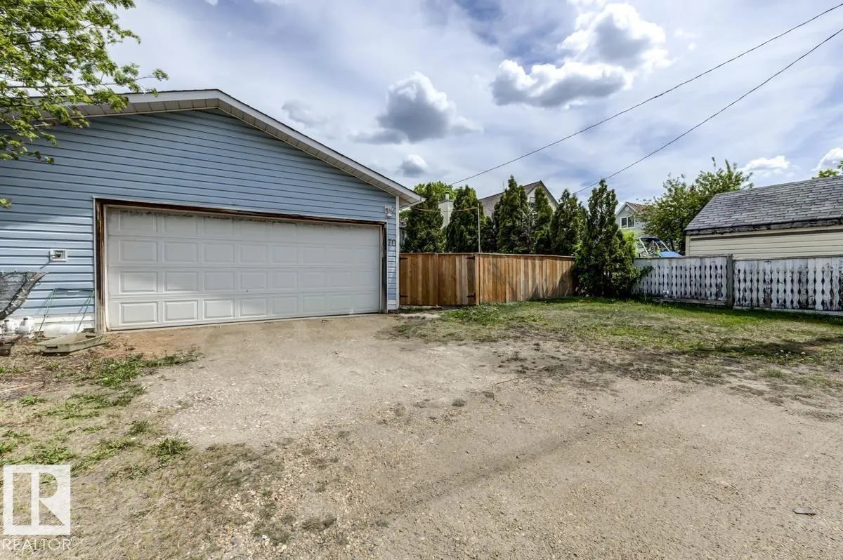 #70 54569 RGE ROAD 215