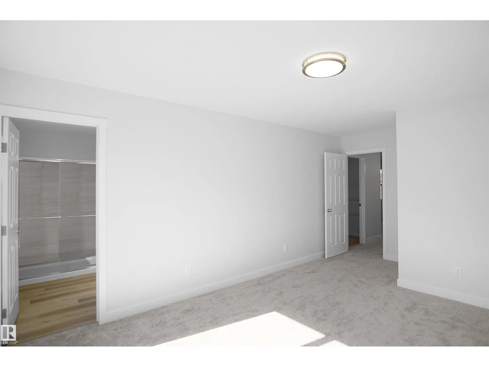 2124 210 ST NW