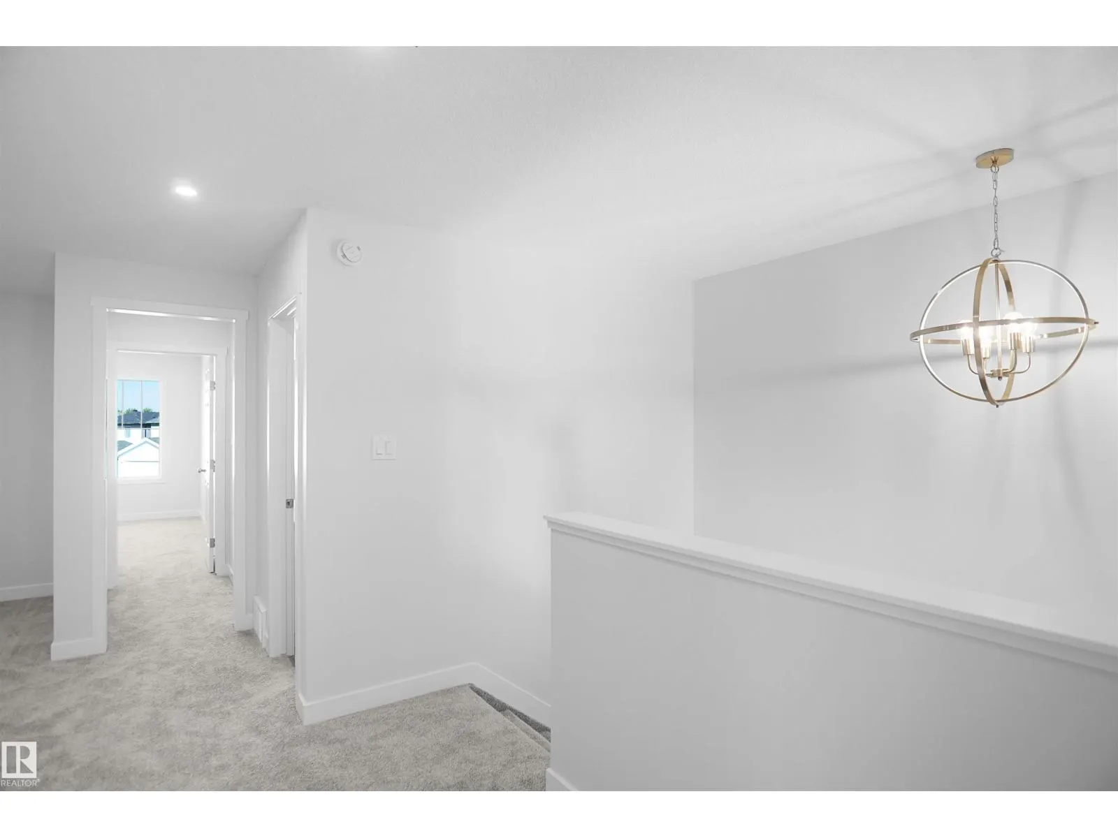 2124 210 ST NW