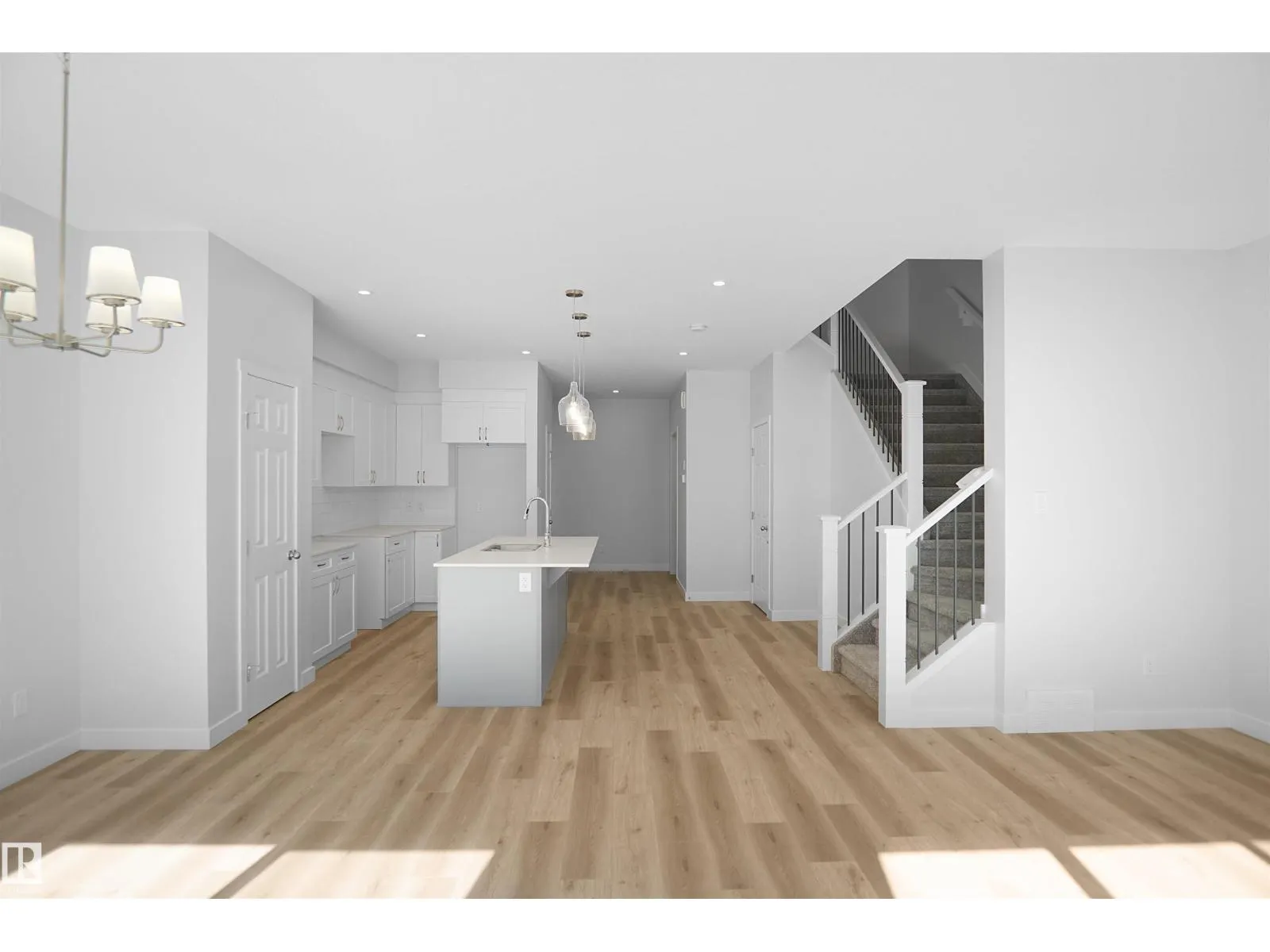2124 210 ST NW