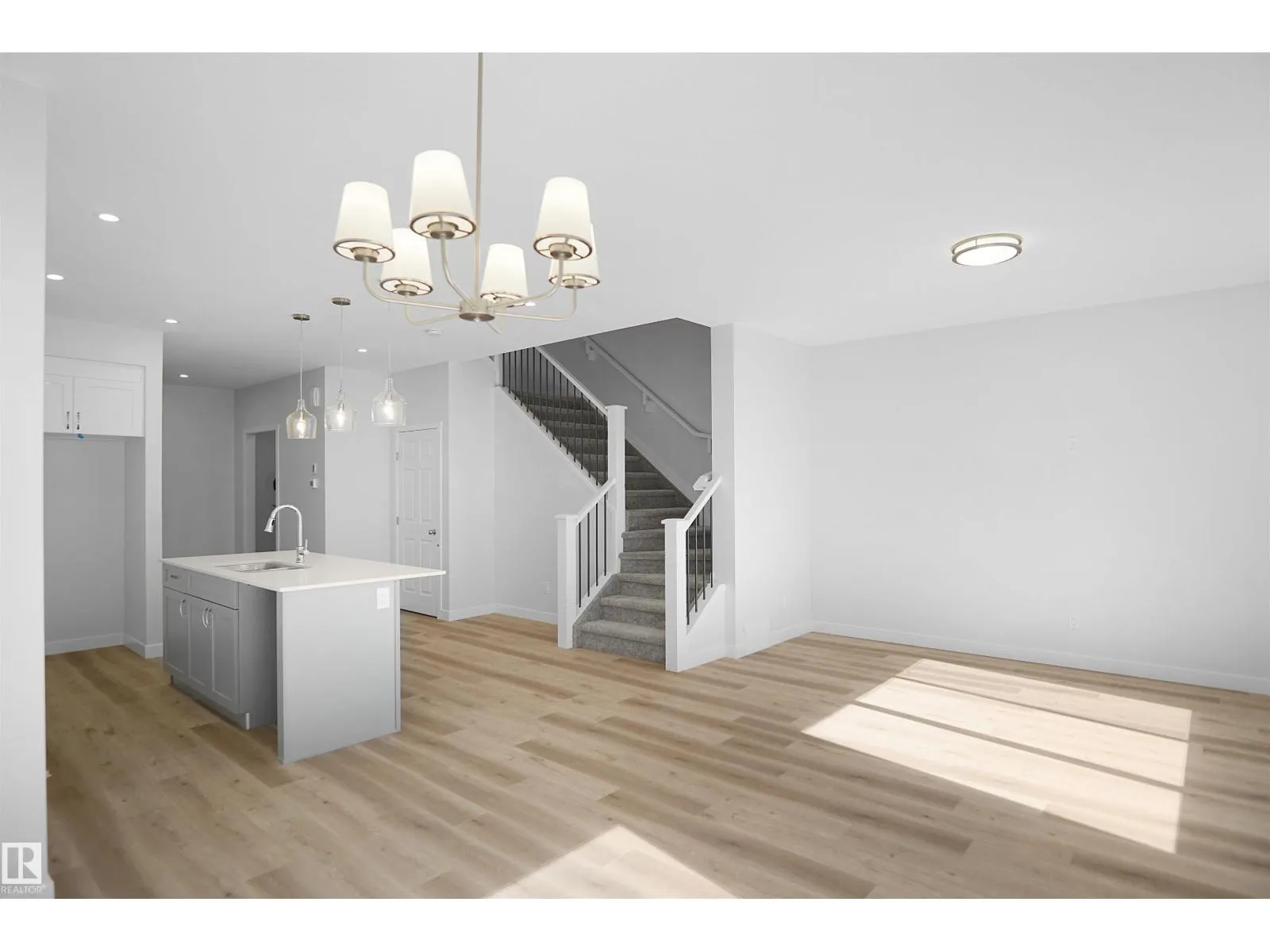 2124 210 ST NW