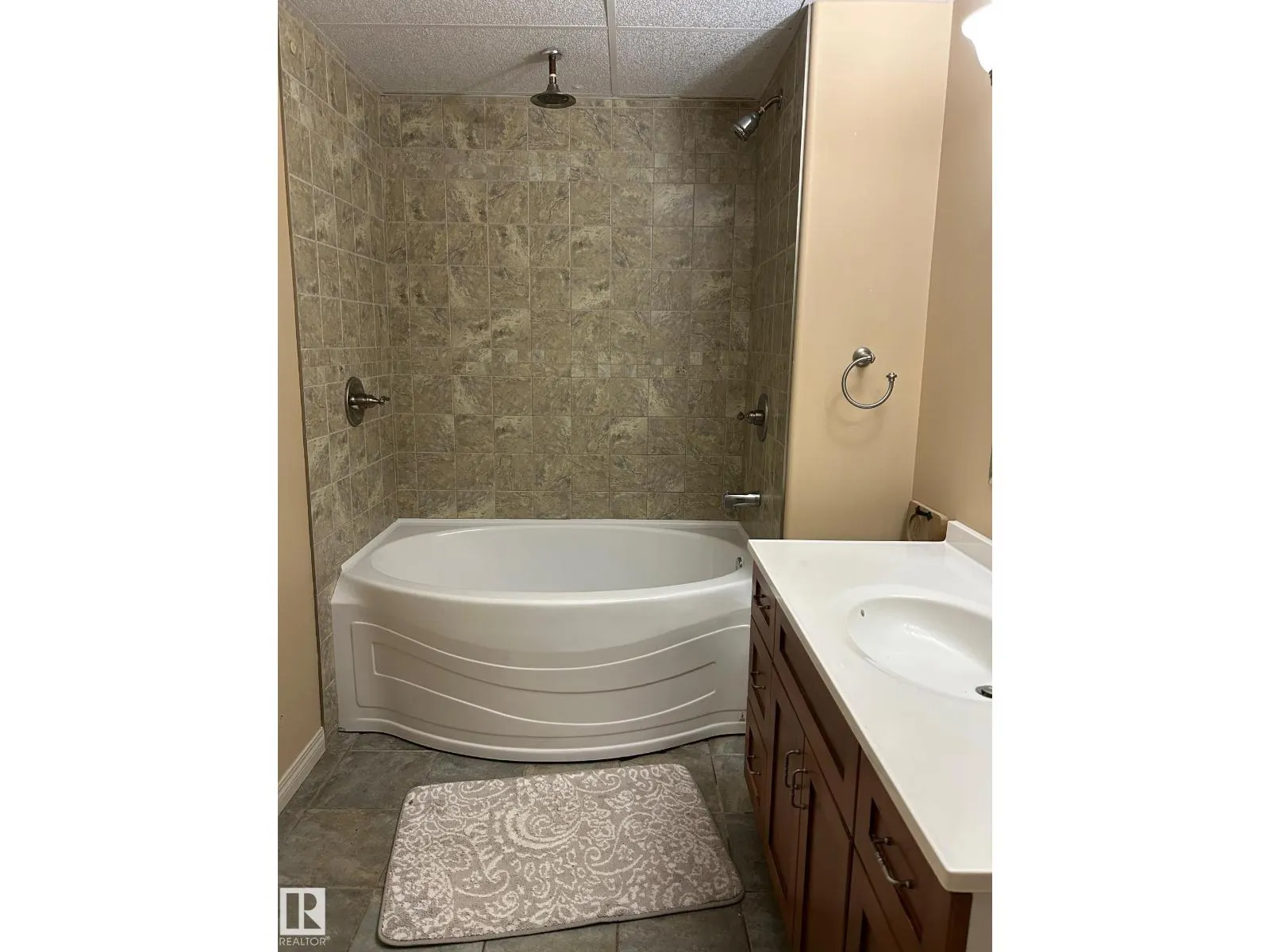 61101 Rge Rd 261