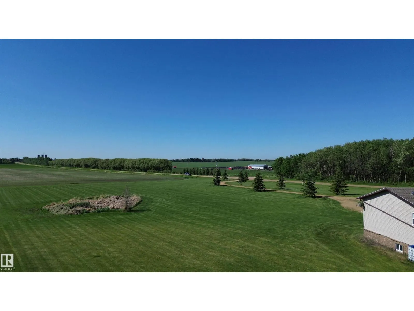 61101 Rge Rd 261